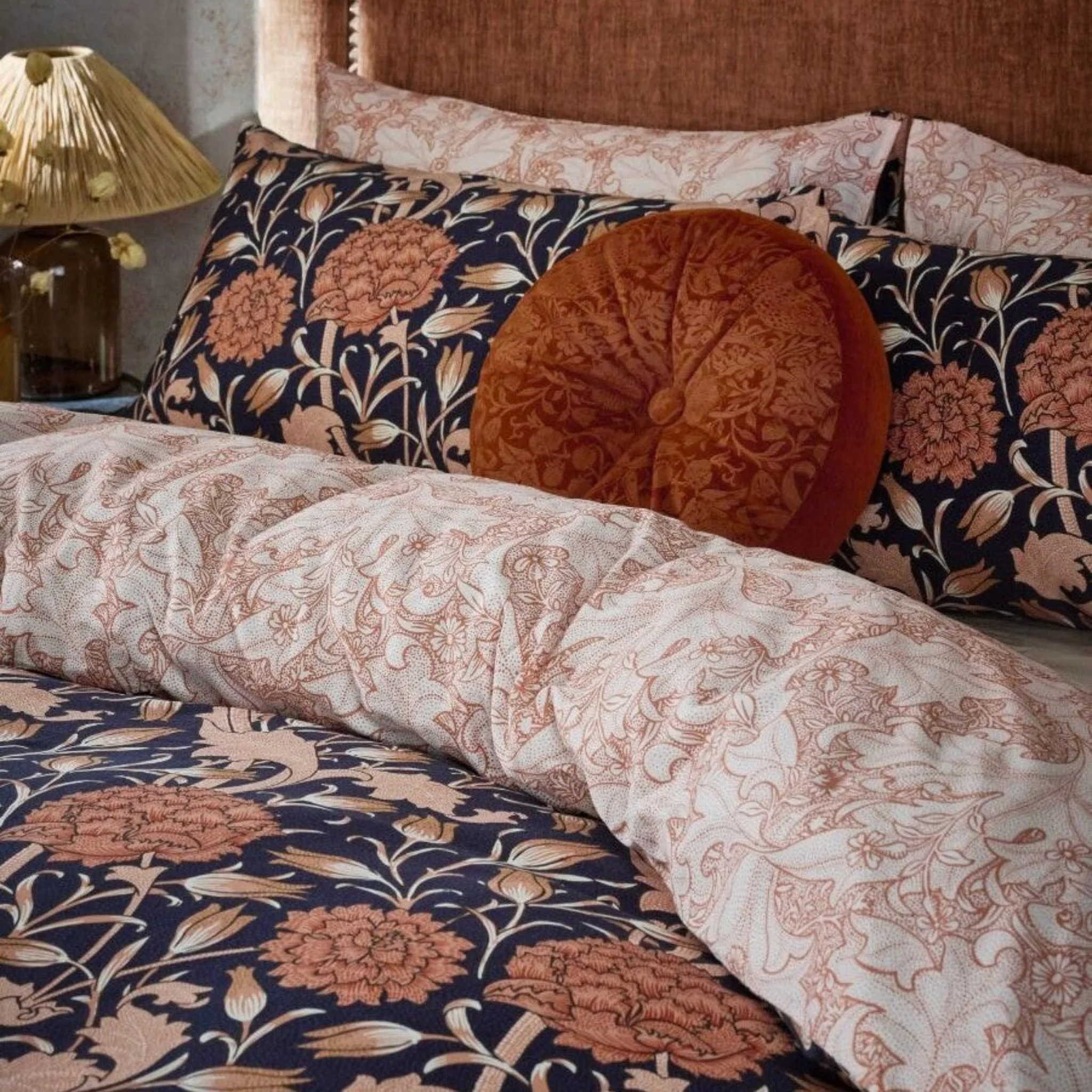 William Morris At Home Wild Tulip Duvet Cover Set - Wild Tulip Duvet Set King - King - Image 2