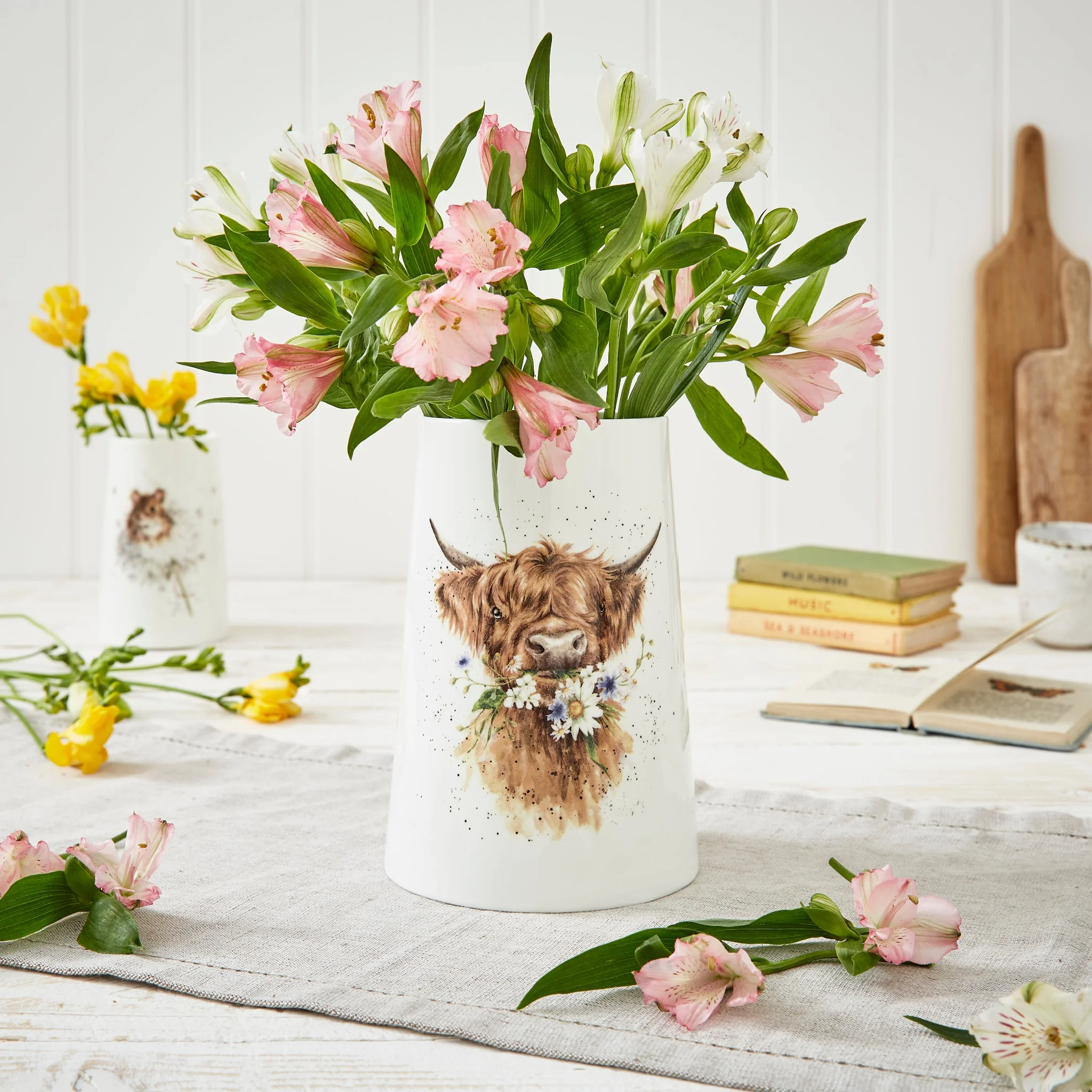 Wrendale Vase 20CM Daisy Coo Cow